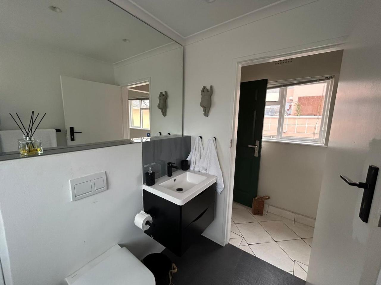 Cosy And Classy Sea Point Apartment Kapstaden Exteriör bild