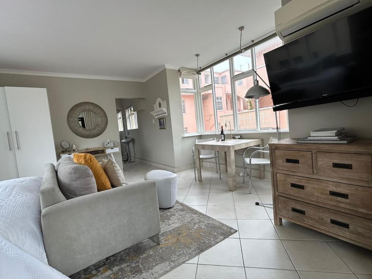 Cosy And Classy Sea Point Apartment Kapstaden Exteriör bild