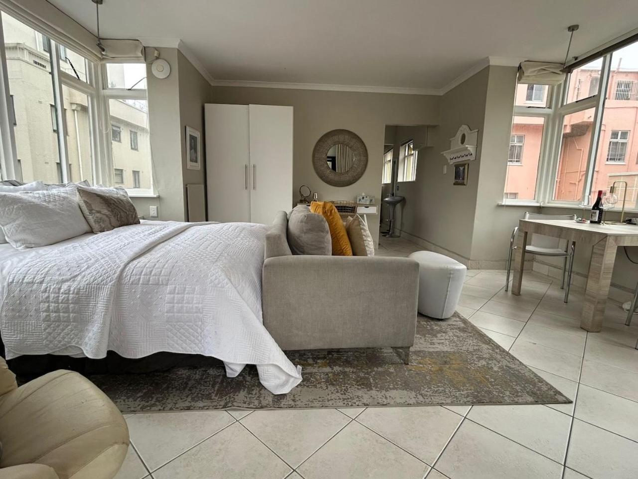 Cosy And Classy Sea Point Apartment Kapstaden Exteriör bild